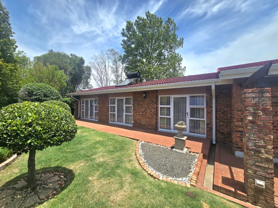 6 Bedroom Property for Sale in Panorama Free State